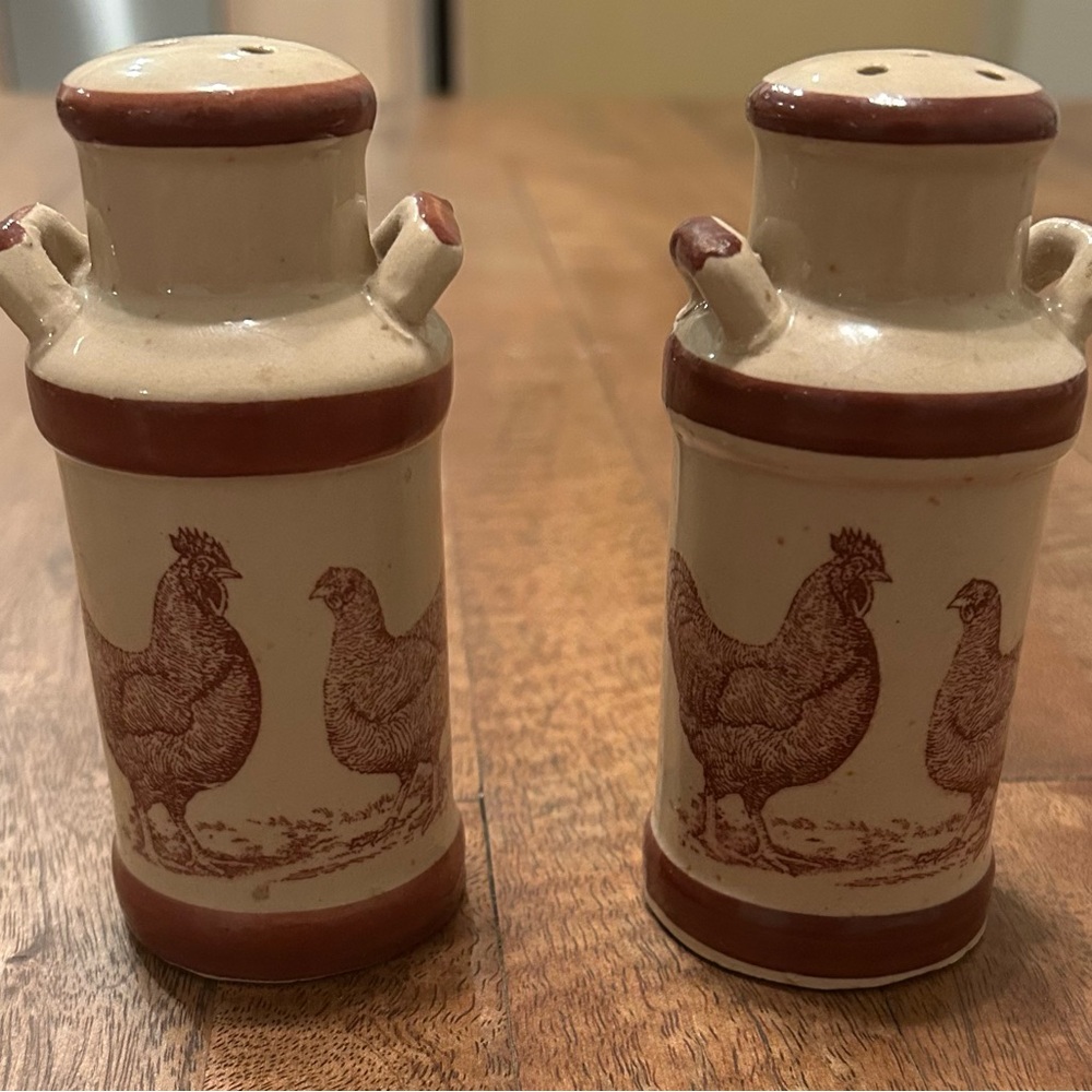 Vintage Ceramic Chicken/Rooster Salt & Pepper Shakers